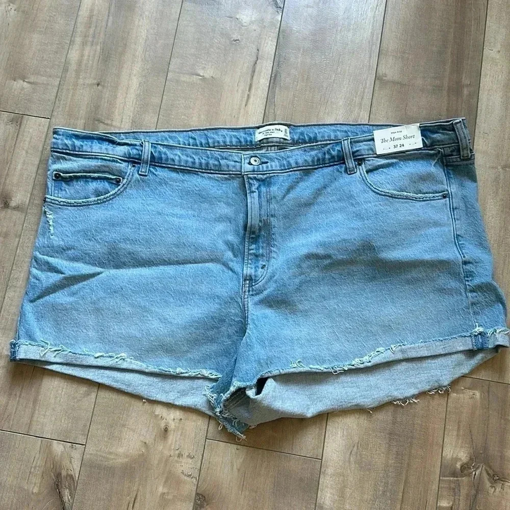 NWT Abercrombie & Fitch The Mom Short High Rise Plus Sz 37/24